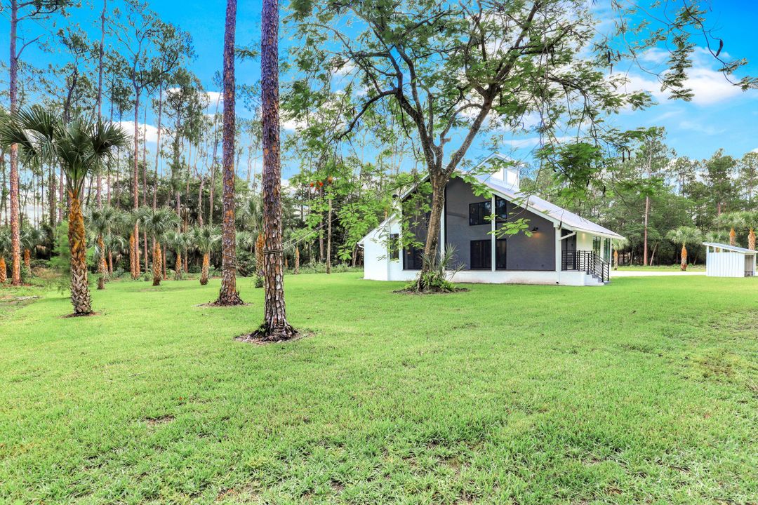 5019 Hawthorn Woods Way, Naples, FL 34116