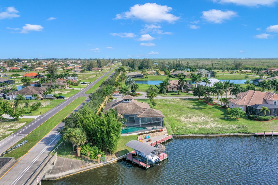 921 W Cape Estates Cir, Cape Coral, FL 33993