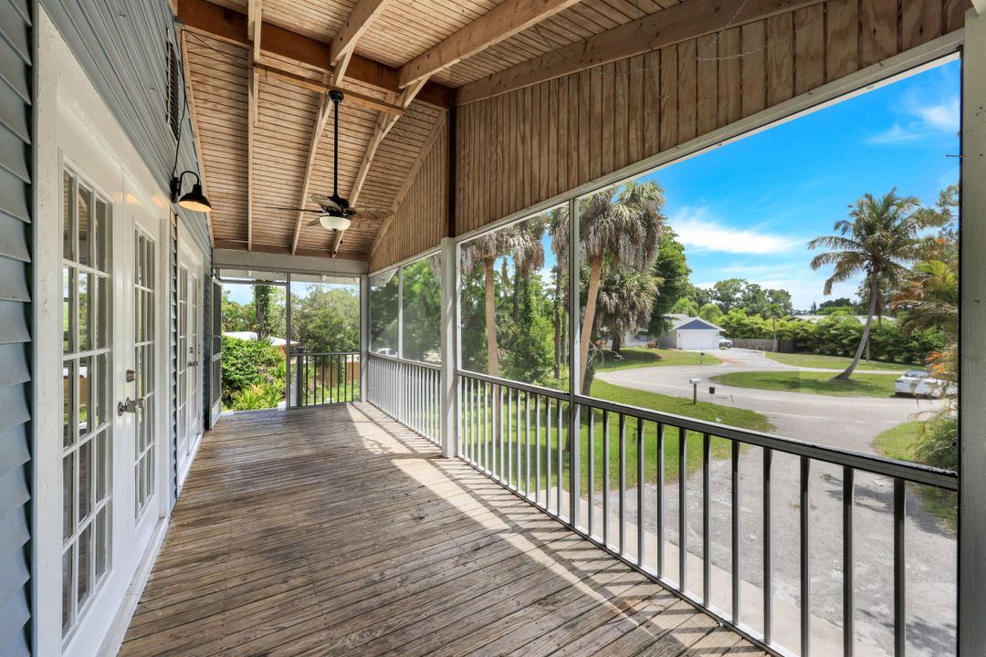 5202 Cypress Ln, Naples, FL 34113