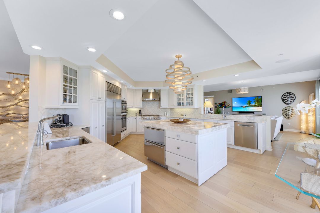 9235 Gulf Shore Dr #501, Naples, FL 34108