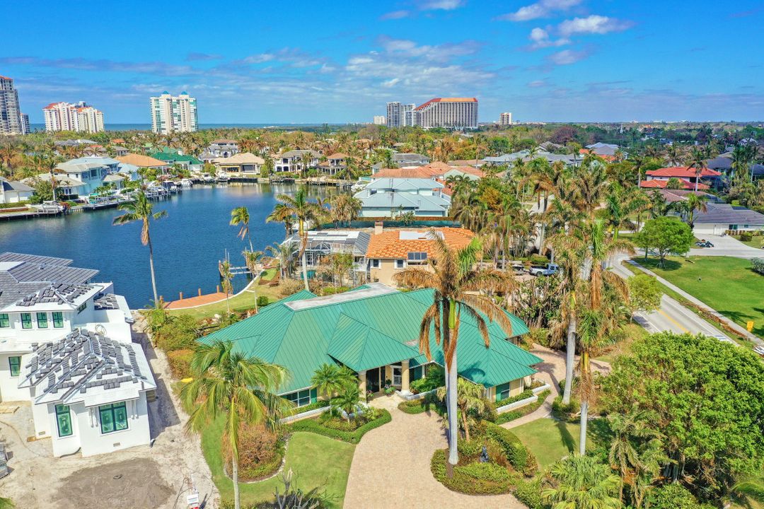 405 Neapolitan Way, Naples, FL 34103