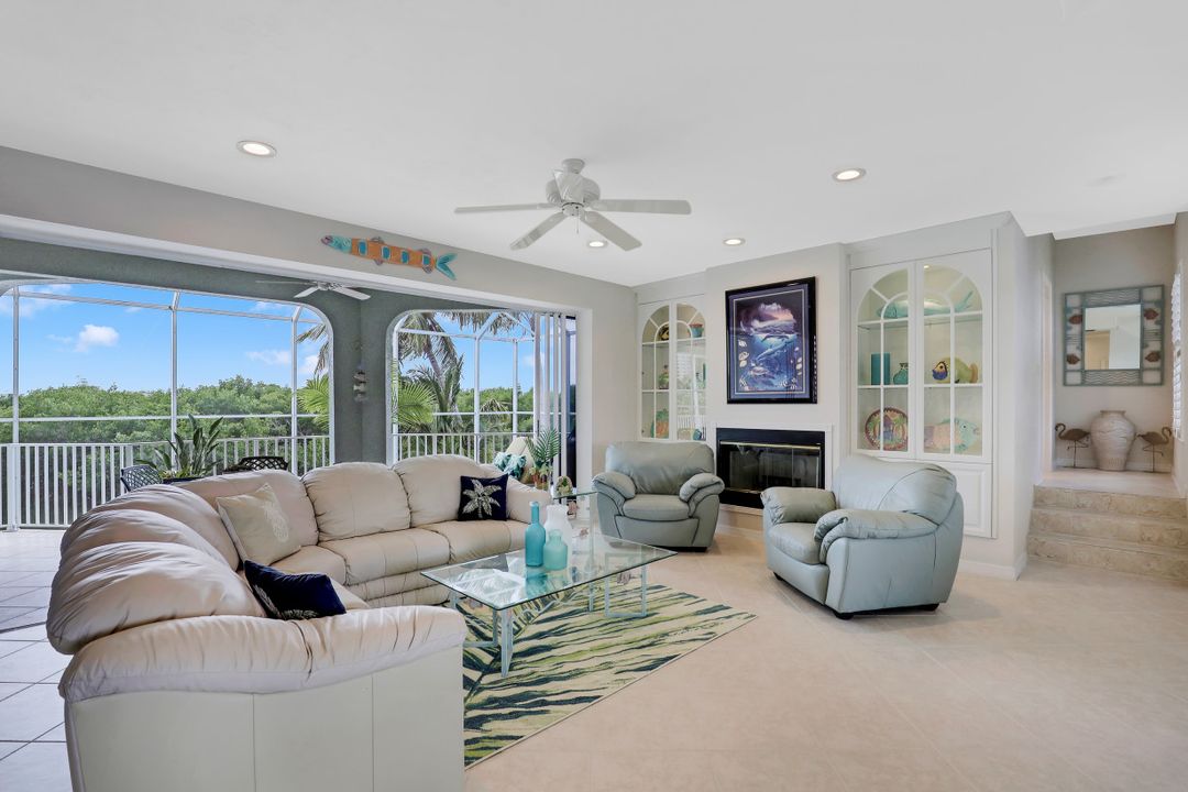 450 Spinnaker Dr, Marco Island, FL 34145