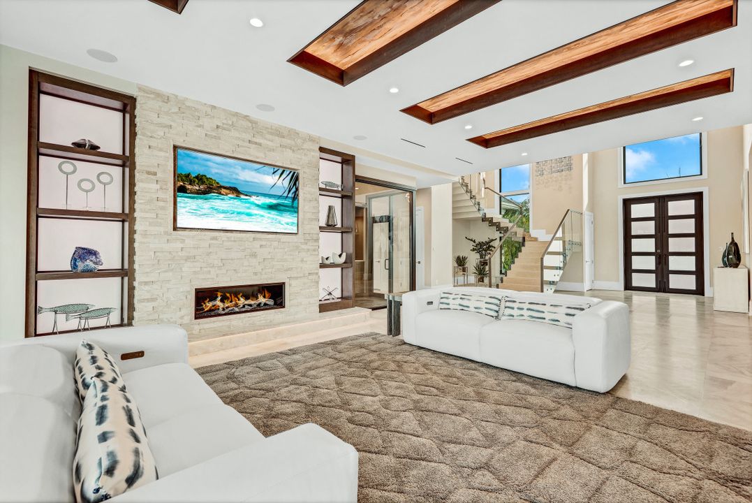 5603 Riverside Dr, Cape Coral, FL 33904