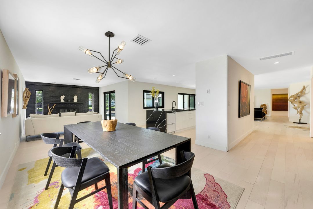 70 Thorncrest Ln, Naples, FL 34113