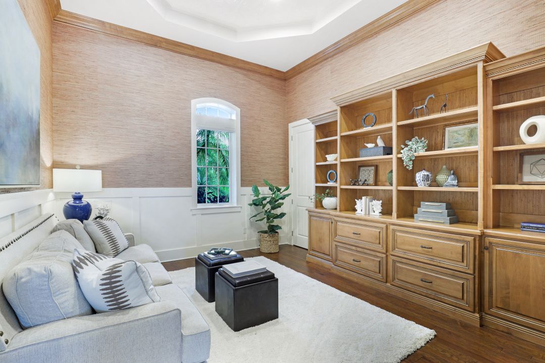 9337 Granite Ct, Naples, FL 34120