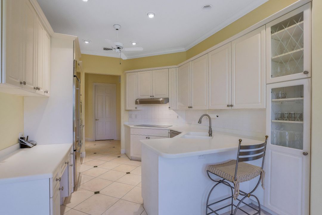 630 Via Mezner #1001, Naples, FL 34108