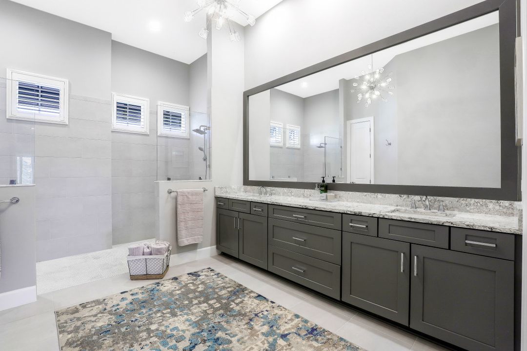 9308 Tulipano Ter, Naples, FL 34119