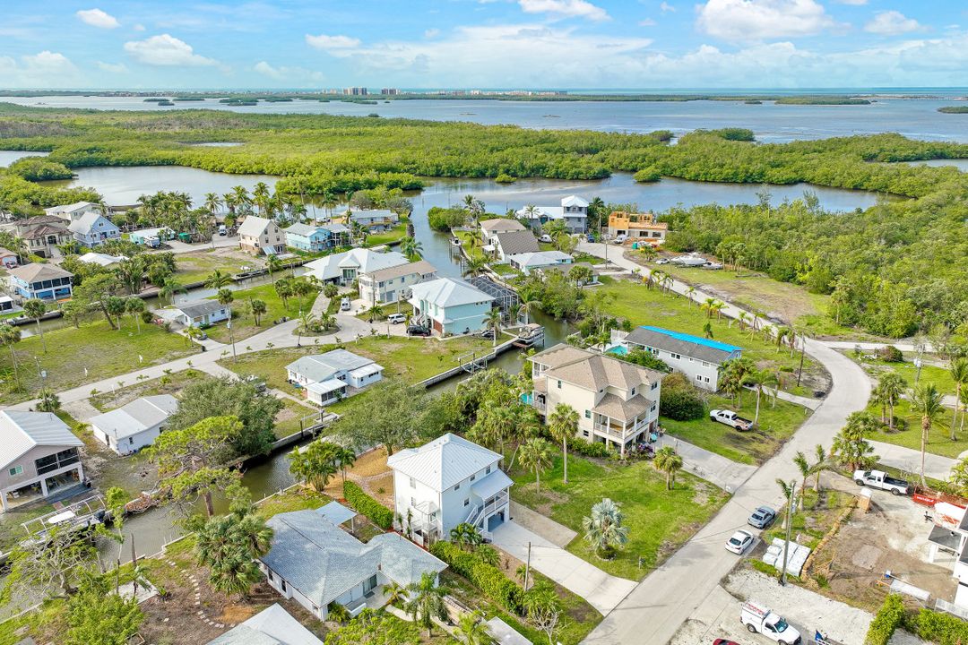 4733 Spring Creek Dr, Bonita Springs, FL 34134