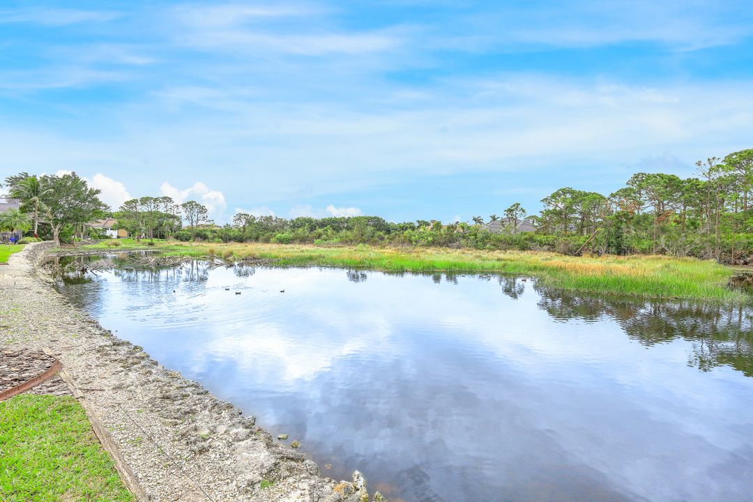 313 Chancery Cir, Naples, FL 34110