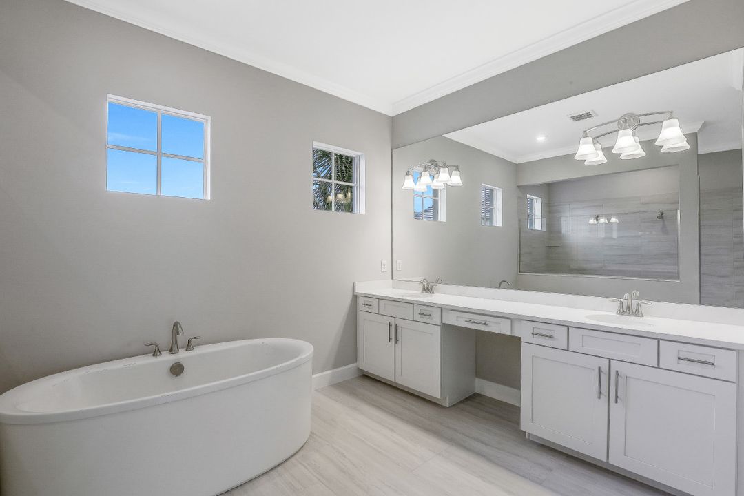 18645 WildBlue Blvd, Fort Myers, FL 33913
