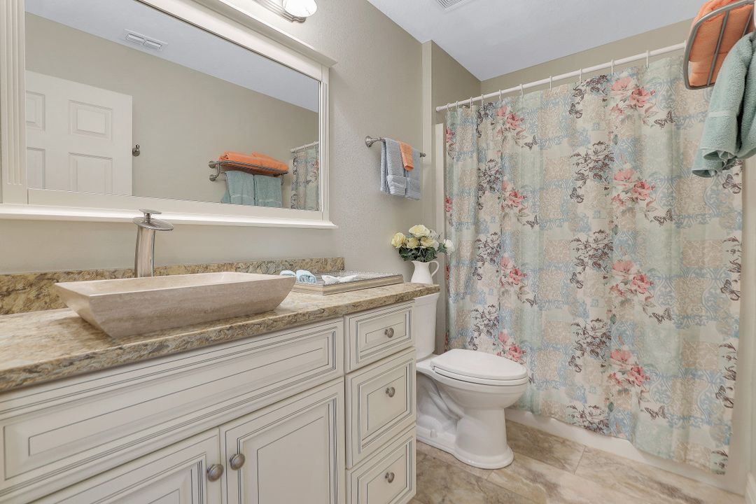 1220 NE 4th Pl, Cape Coral, FL 33909