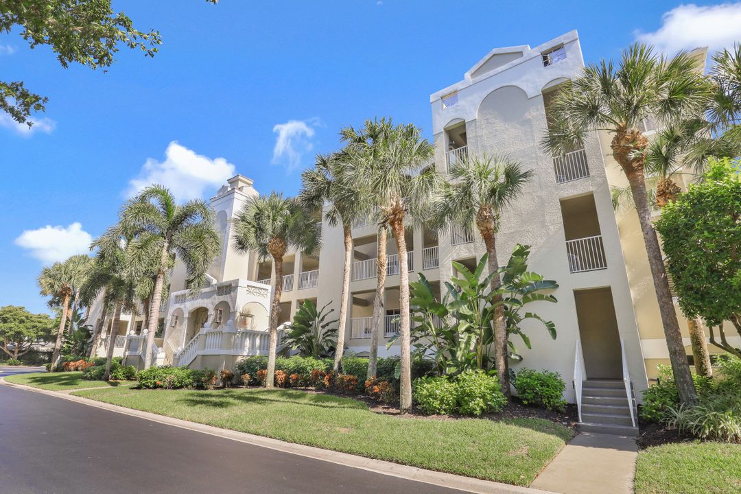 7750 Pebble Creek Cir #105, Naples, FL 34108