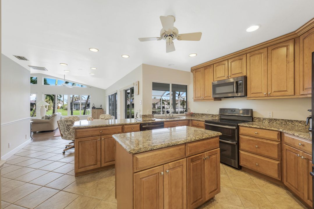 5023 SW 8th Pl, Cape Coral, FL 33914