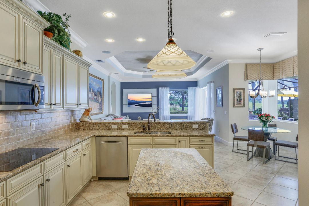 9755 Nickel Ridge Cir, Naples, FL 34120