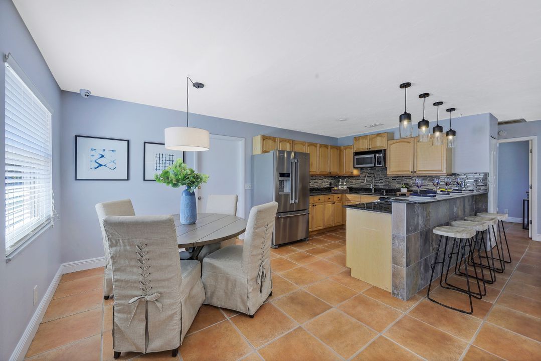 1239 Cooper Dr, Naples, FL 34103