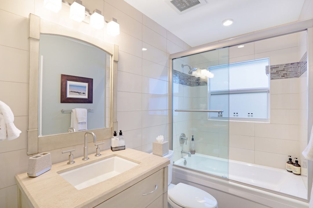 1199 9th Ave N, Naples, FL 34102