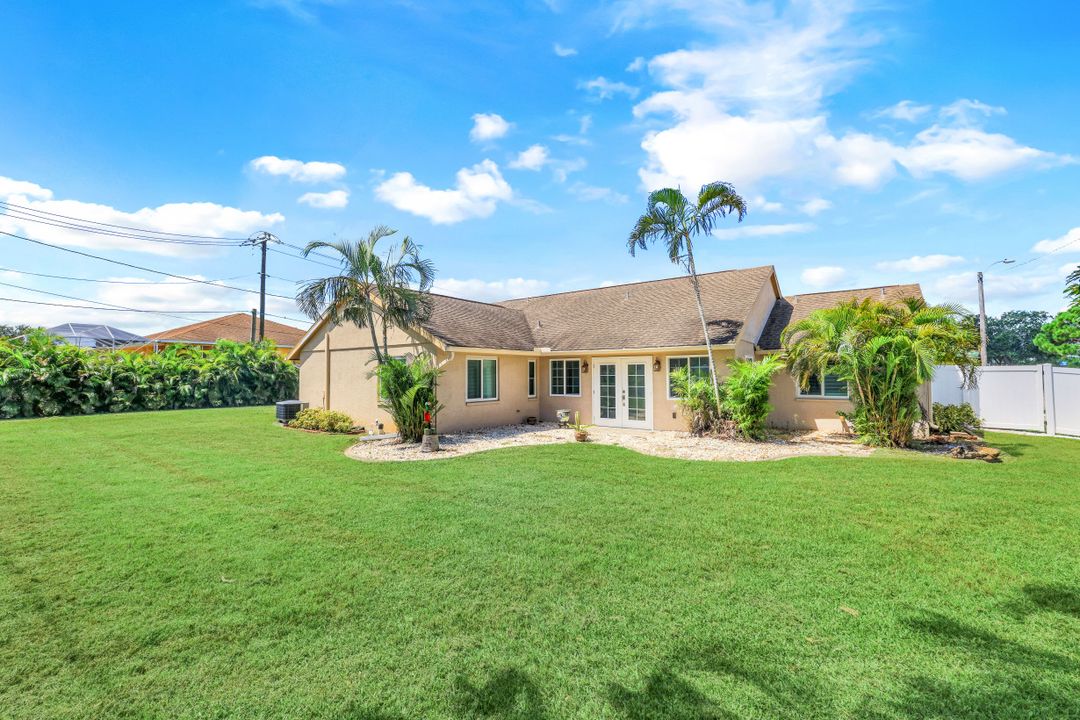 5 SE 20th Pl, Cape Coral, FL 33990