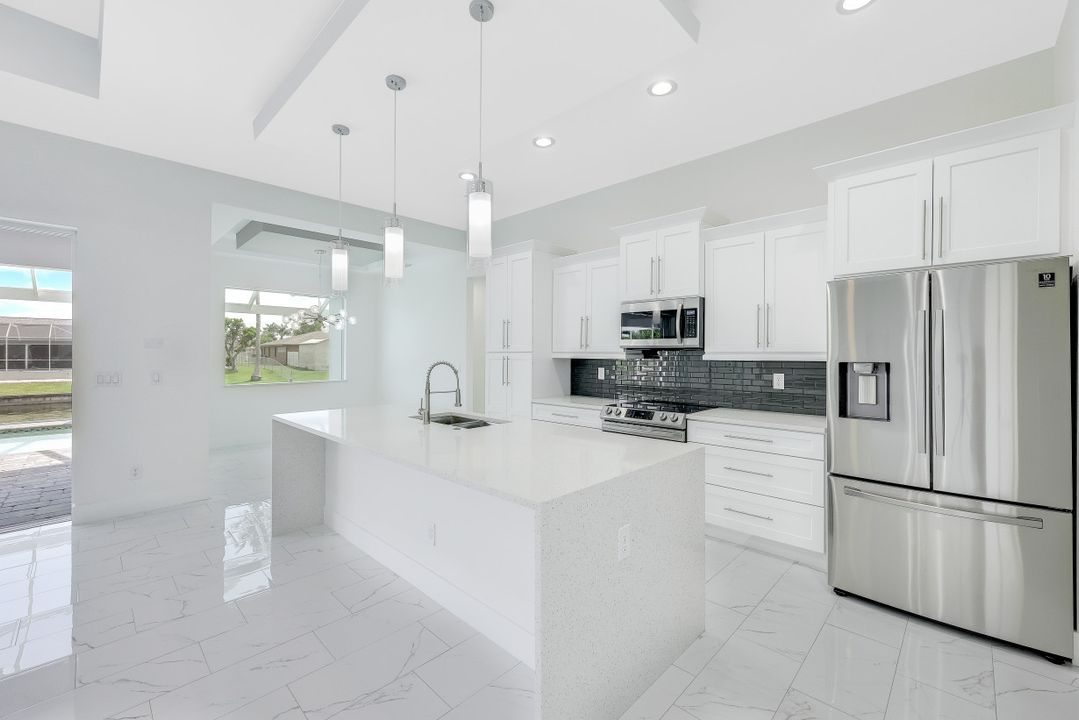 602 SW 35th St, Cape Coral, FL 33914