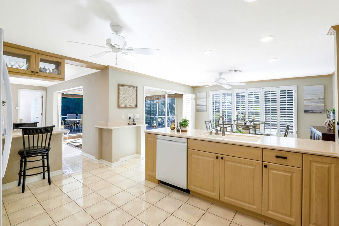 5230 Nautilus Dr, Cape Coral, FL 33904