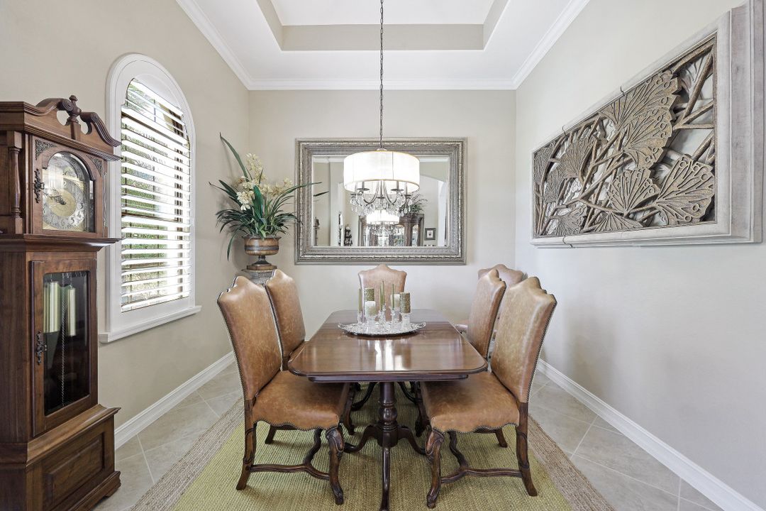 6287 Serano Way, Naples, FL 34113