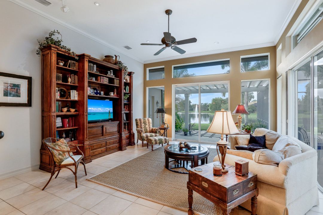 581 Wedgewood Way, Naples, FL 34119