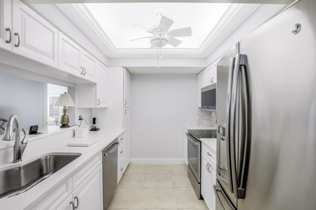 5801 Glencove Dr #503, Naples, FL 34108