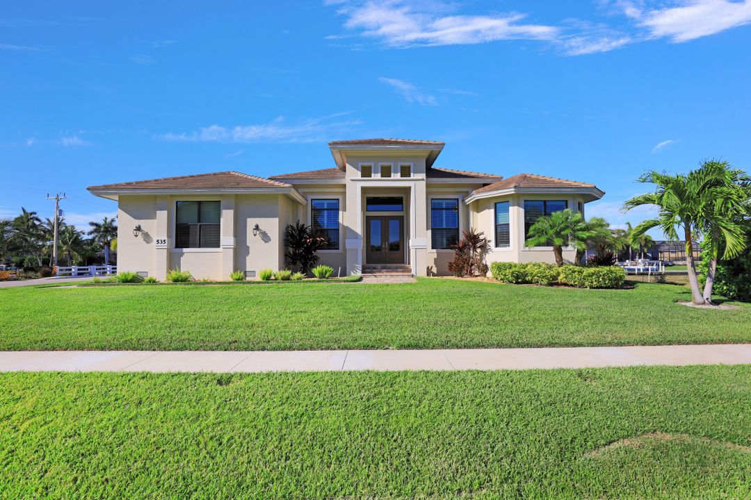 535 Spinnaker Dr, Marco Island, FL 34145