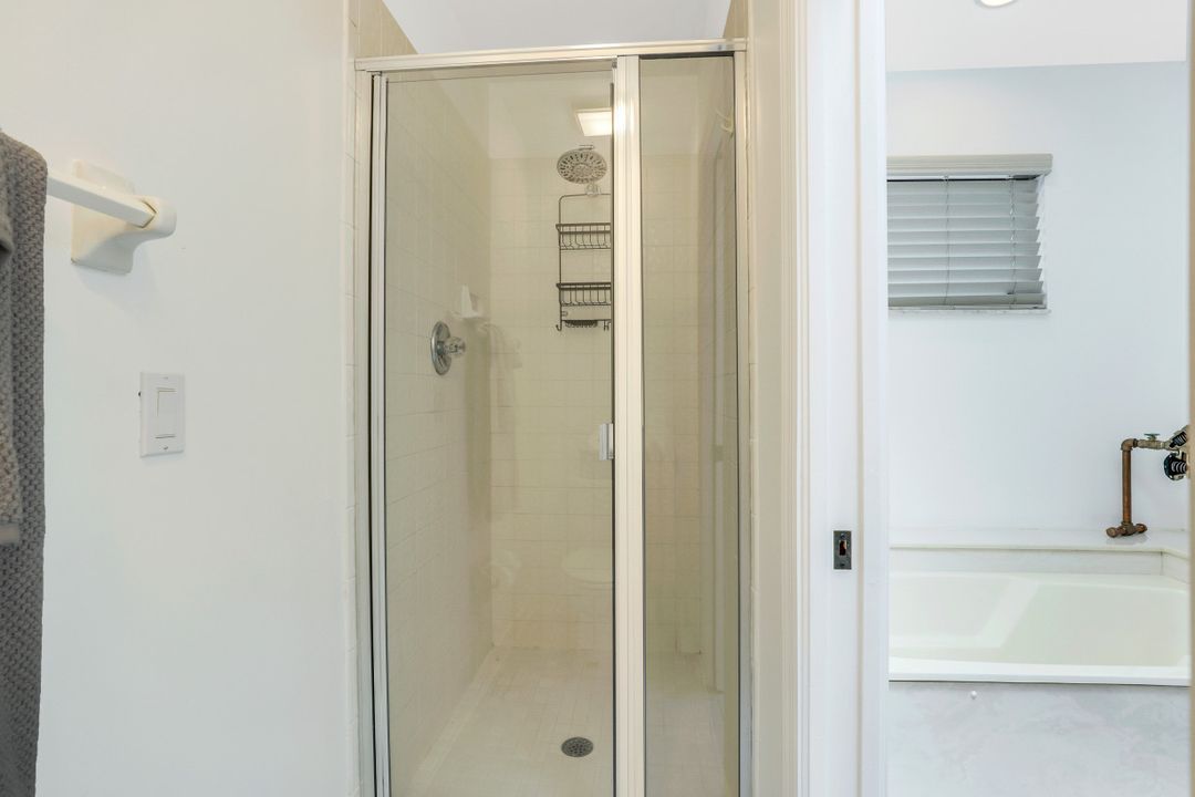 27100 Oakwood Lake Dr, Bonita Springs, FL 34134