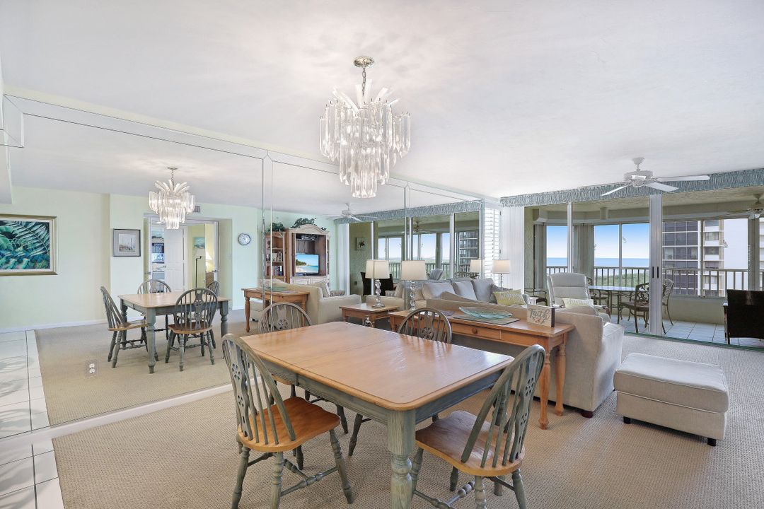 21 Bluebill Ave #905, Naples, FL 34108