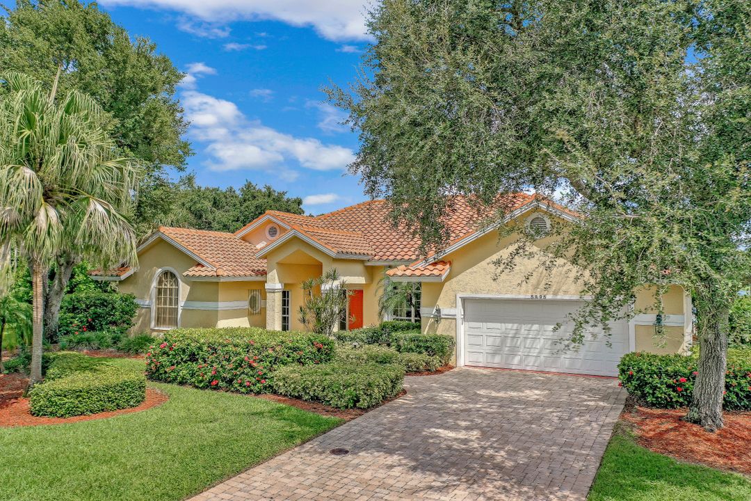 5895 Sonoma Ct, Naples, FL 34119