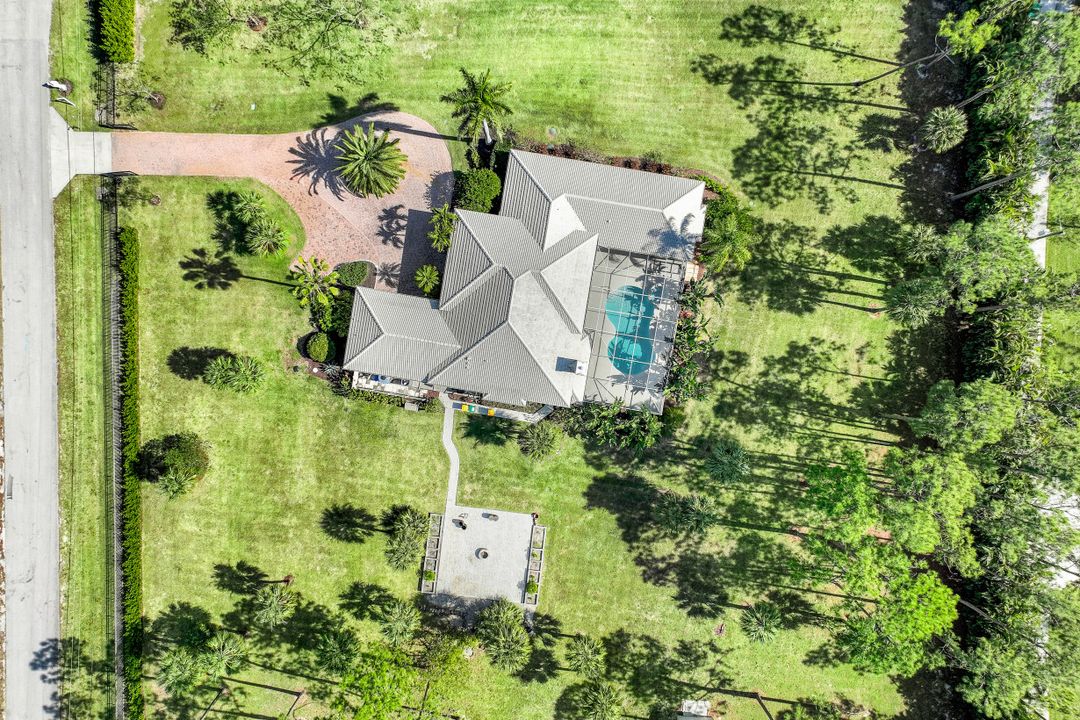 4040 1st Ave SW, Naples, FL 34119