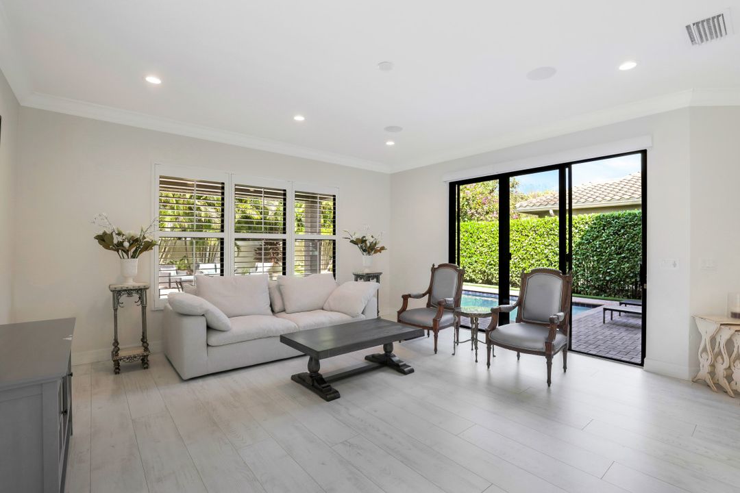 13840 Luna Dr, Naples, FL 34109