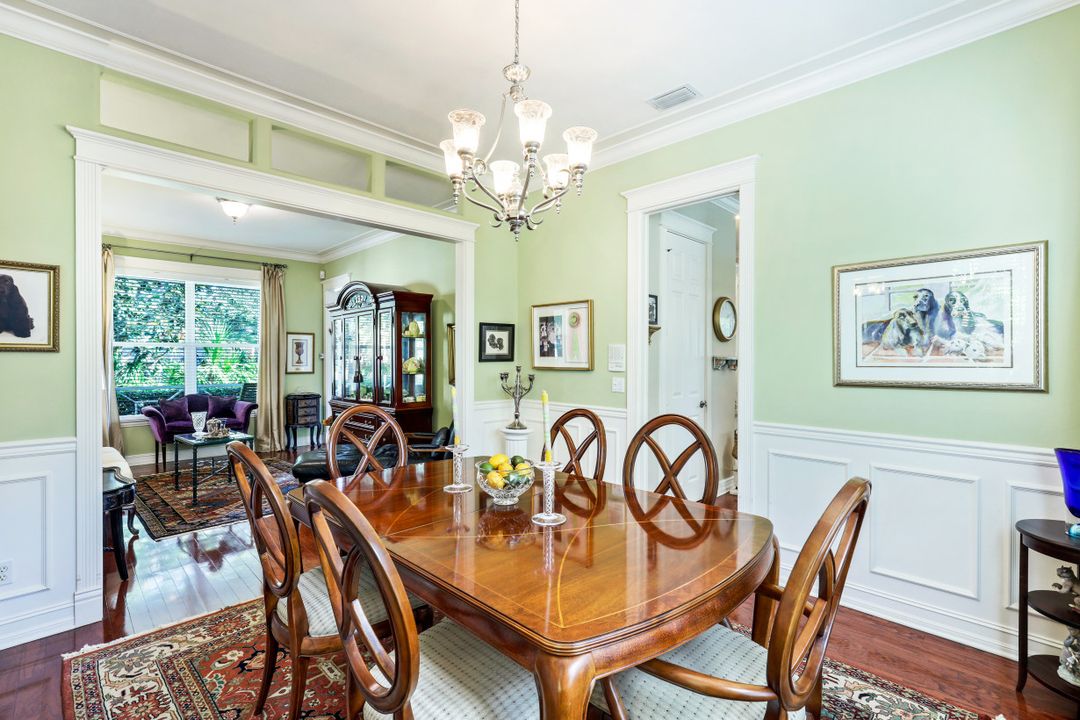 2850 Coach House Way, Naples, FL 34105