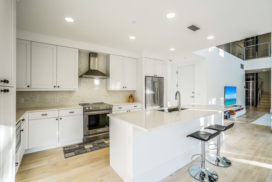 1035 3rd Ave S #105, Naples, FL 34102