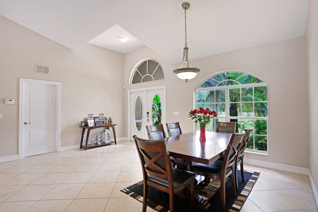 1462 Everglades Blvd N, Naples, FL 34120