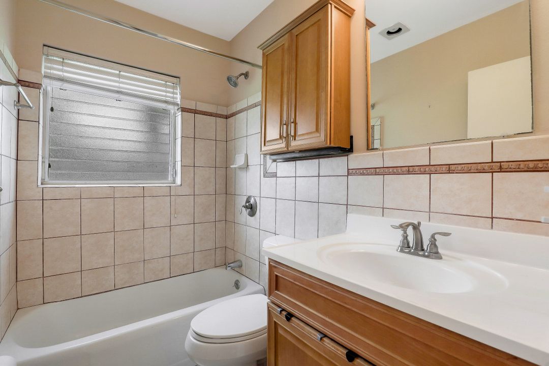 473 12th Ave S #B-9, Naples, FL 34102