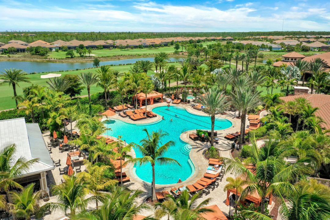 8678 Amour Ct, Naples, FL 34119