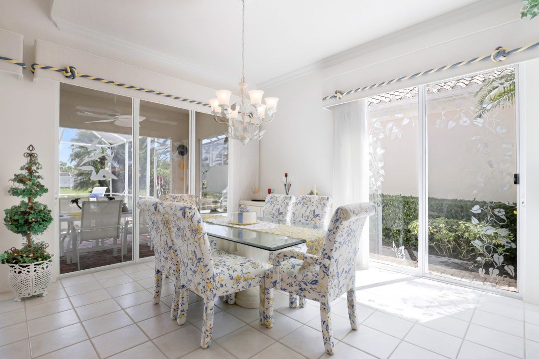 4000 Isla Ciudad Ct, Naples, FL 34109