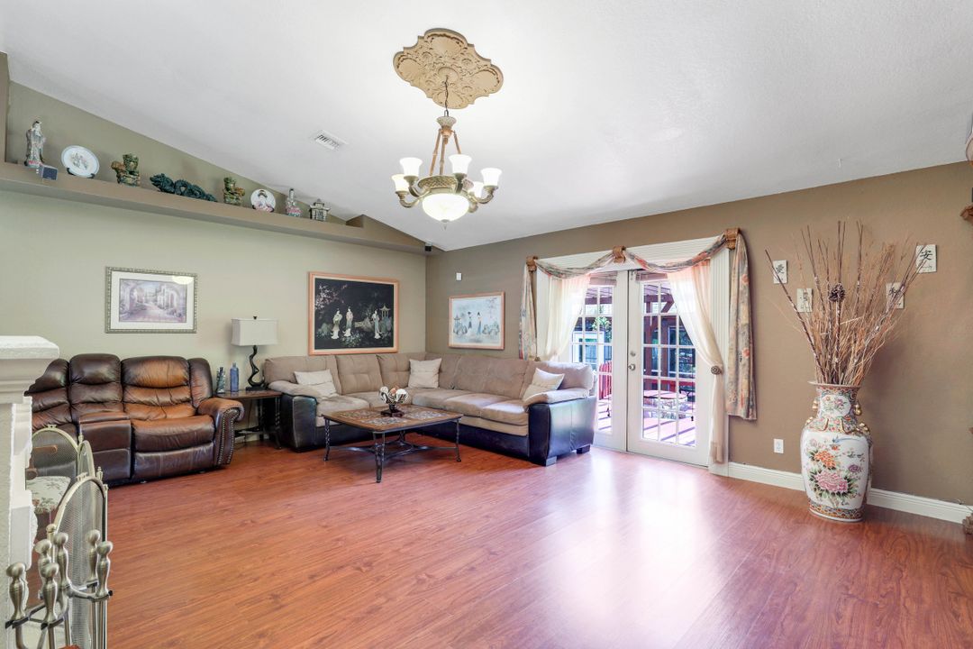 440 37th Ave NE, Naples, FL 34120