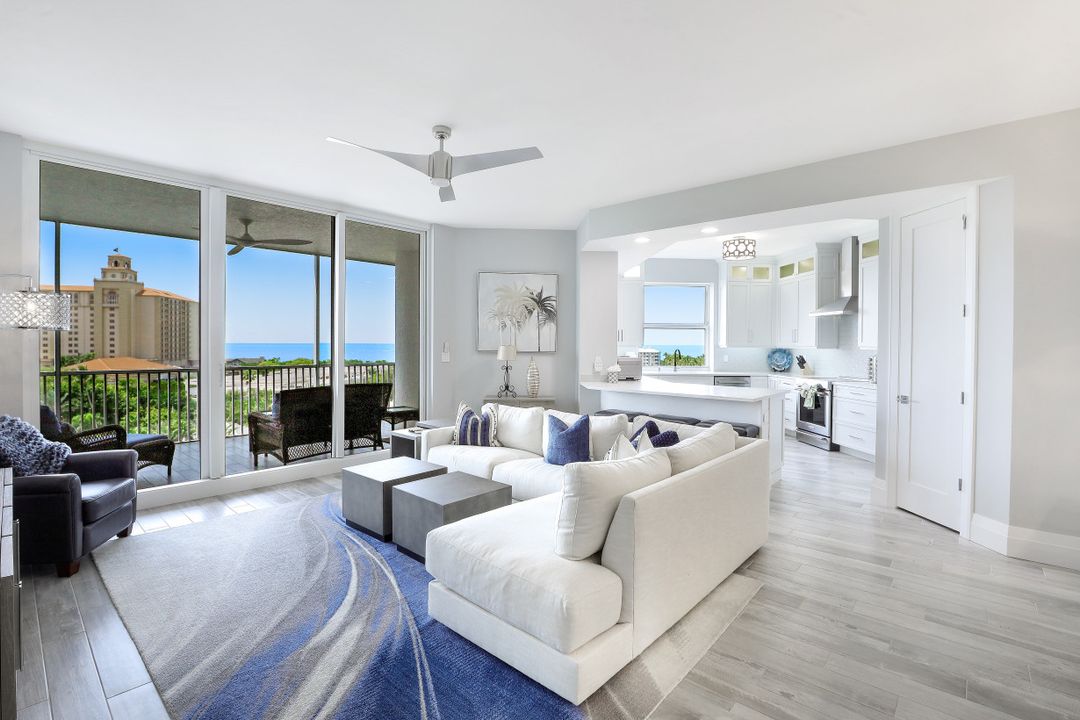 400 Flagship Dr #802, Naples, FL 34108