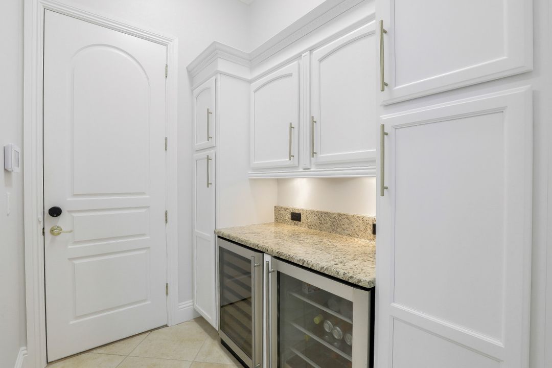 268 Edgewater Ct, Marco Island, FL 34145