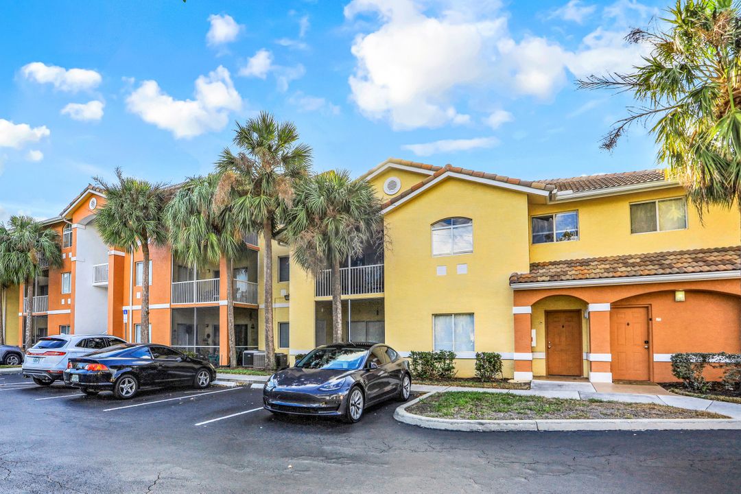 6490 Aragon Way #204, Fort Myers, FL 33966