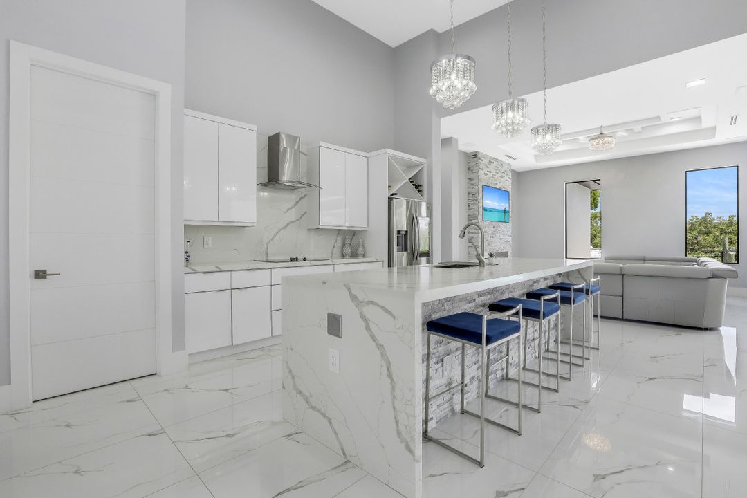 1903 Everest Pkwy, Cape Coral, FL 33904