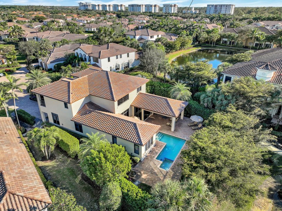 2351 Traditions Ct, Naples, FL 34105