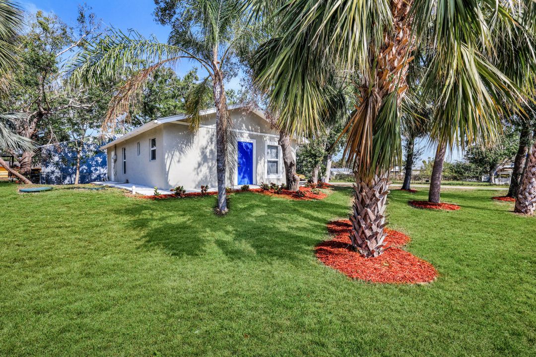 1401 Keuka Ave, North Fort Myers, FL 33917