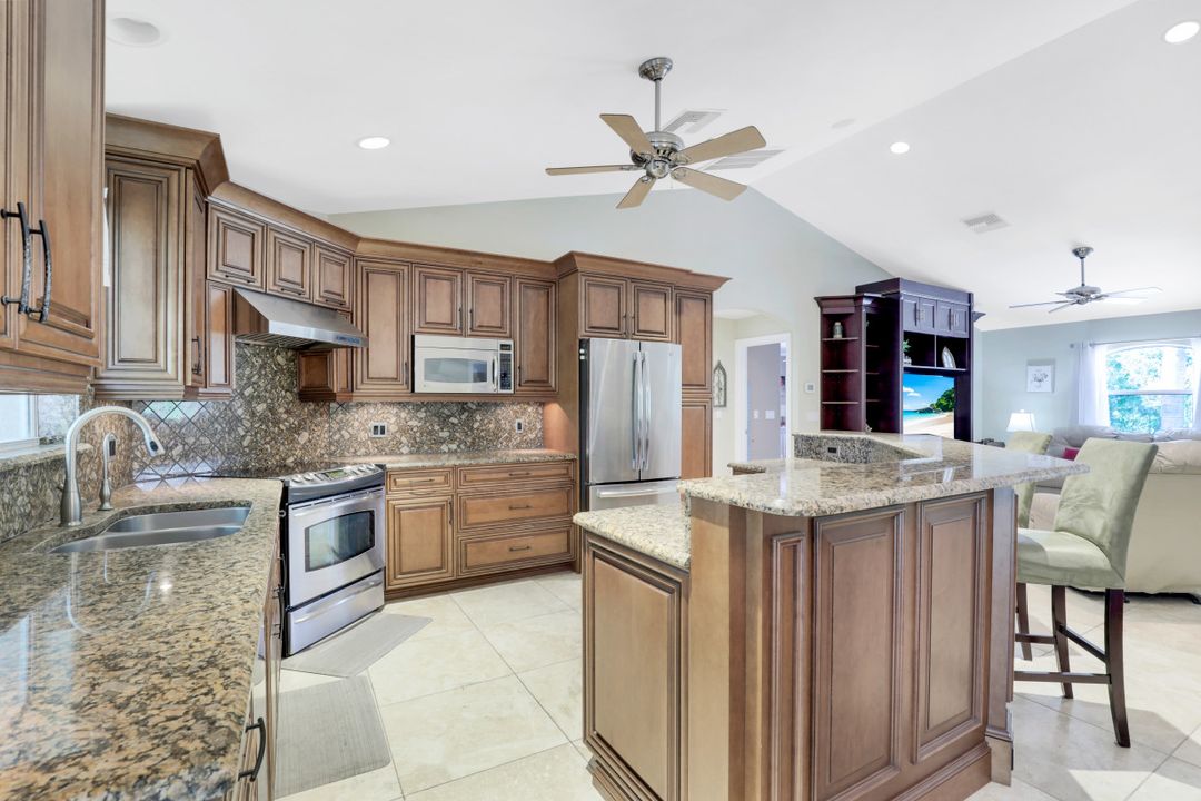 5660 Spanish Oaks Ln, Naples, FL 34119