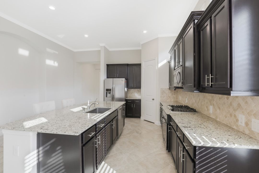 409 Westwood Dr, League City, TX 77573