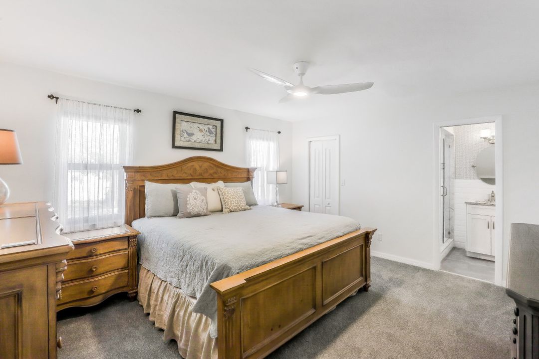 749 97th Ave N, Naples, FL 34108