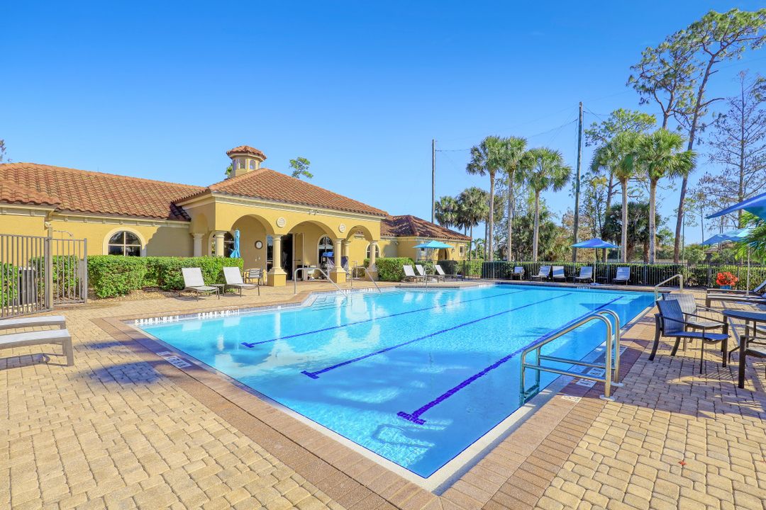7247 Lantana Cir, Naples, FL 34119
