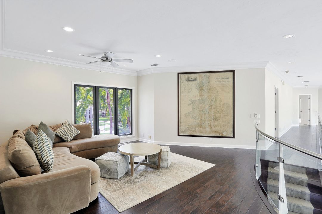 850 Eubanks Ct, Marco Island, FL 34145